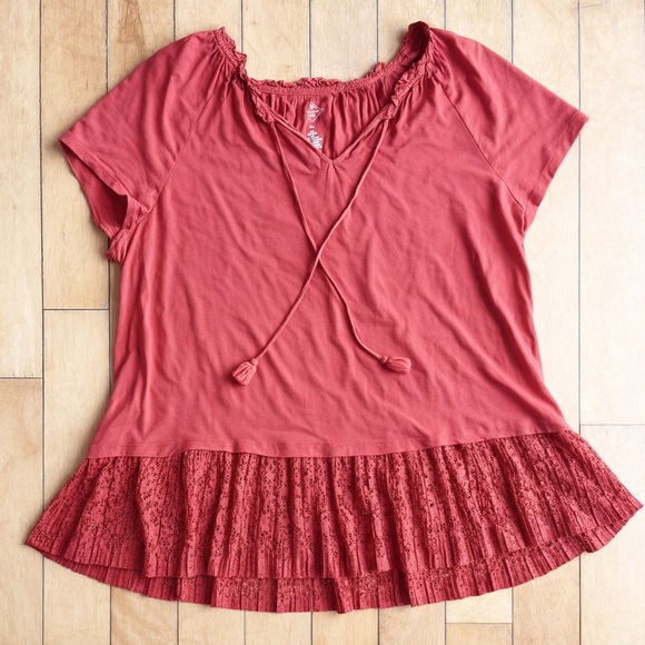 St. John's Bay Tops - St-Johns Bay Ruffled neckline Pleated Lace Hem Short Sleeve T-Shirt Size XL